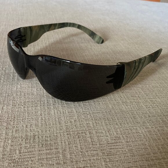 Camo Frame with Gray Lens Biker Style Sunglasses - Brand New - Picture 8 of 14